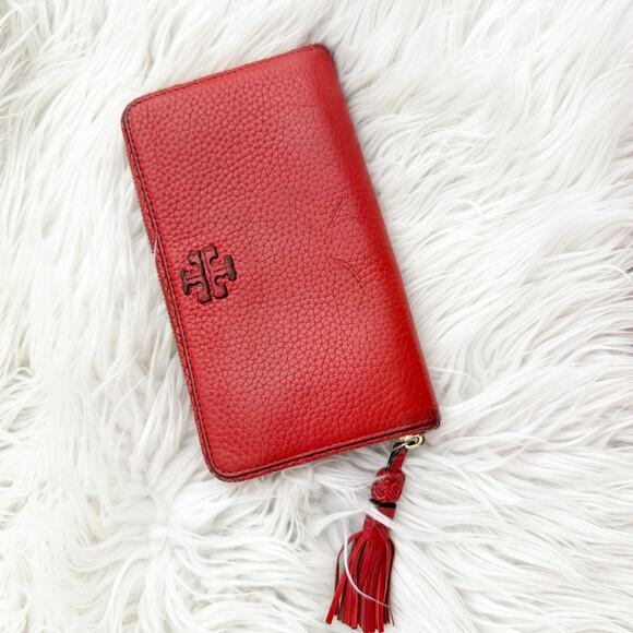 TORY BURCH | Women's Taylor Pebbled Leather Zip Around Continental Wallet Red - Picture 3 of 7
